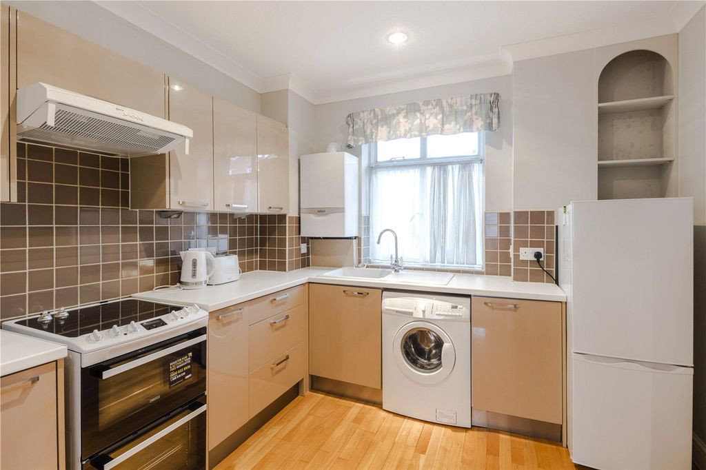 Property photo 3 of 10 Picture No. 13