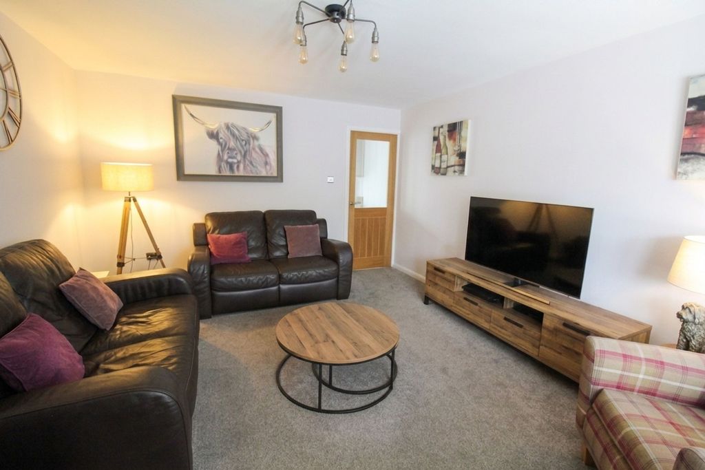 Property photo 3 of 25