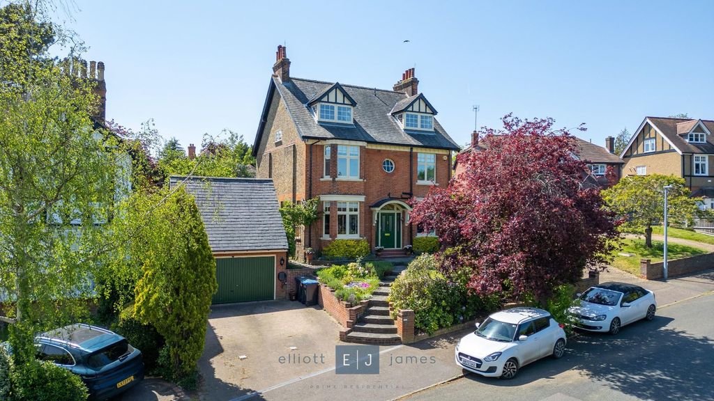 Property photo 1 of 48