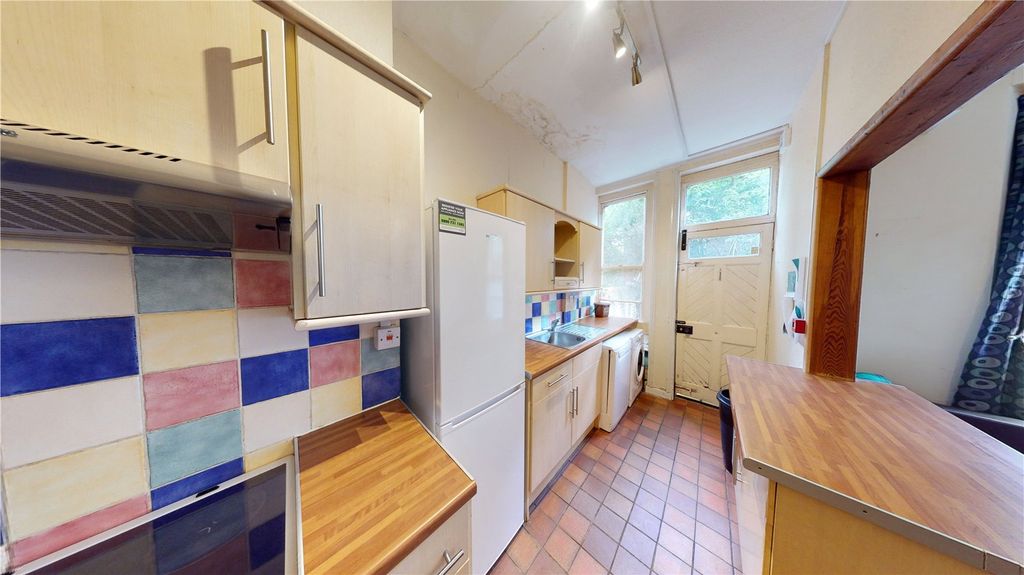 Property photo 3 of 11 Picture No. 16