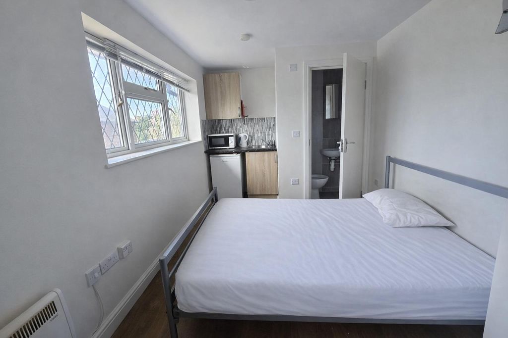 Property photo 3 of 7 Chatgpt Image Mar 17, 2026, 01_03_03 Pm.Png