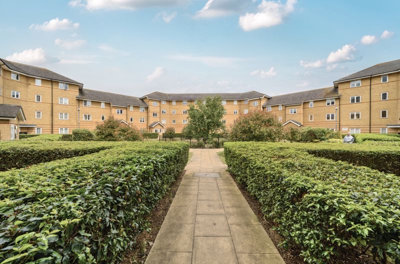 Property photo 1 of 15 Communal Gardens