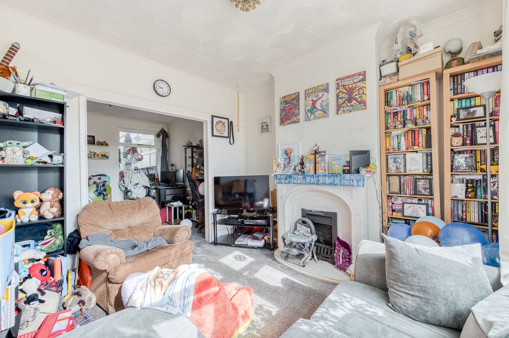 Property photo 2 of 14