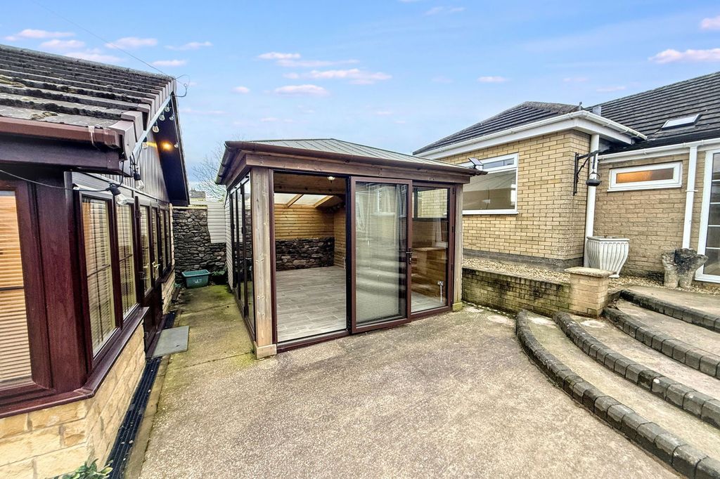 Property photo 3 of 44