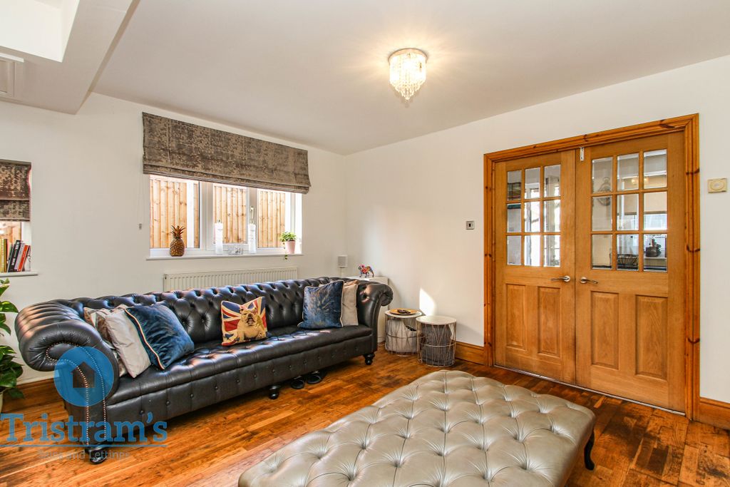 Property photo 3 of 17 Img_6837