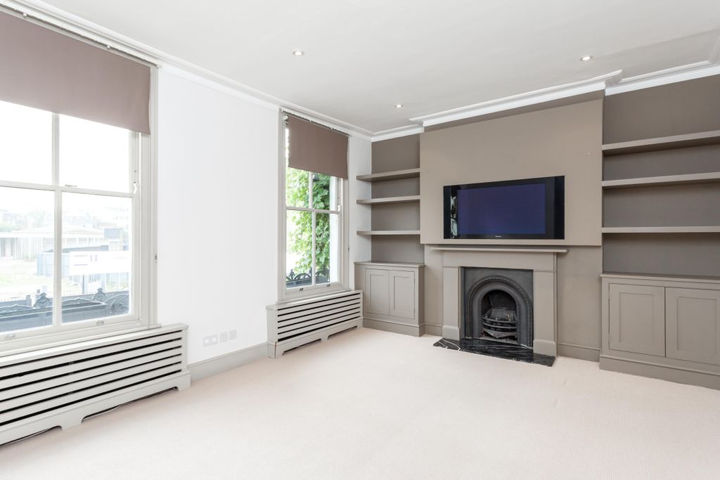 Property photo 3 of 10 Reception