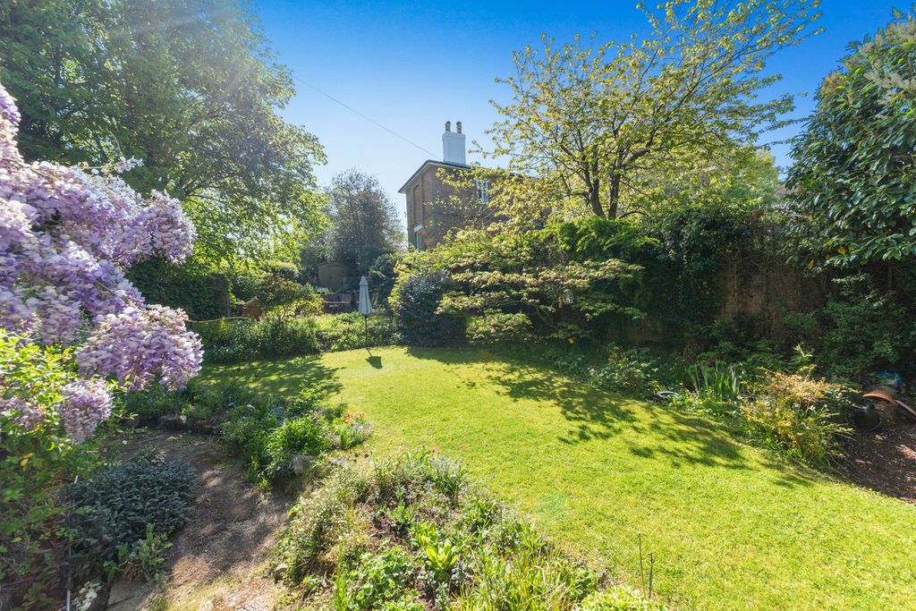 Property photo 3 of 35