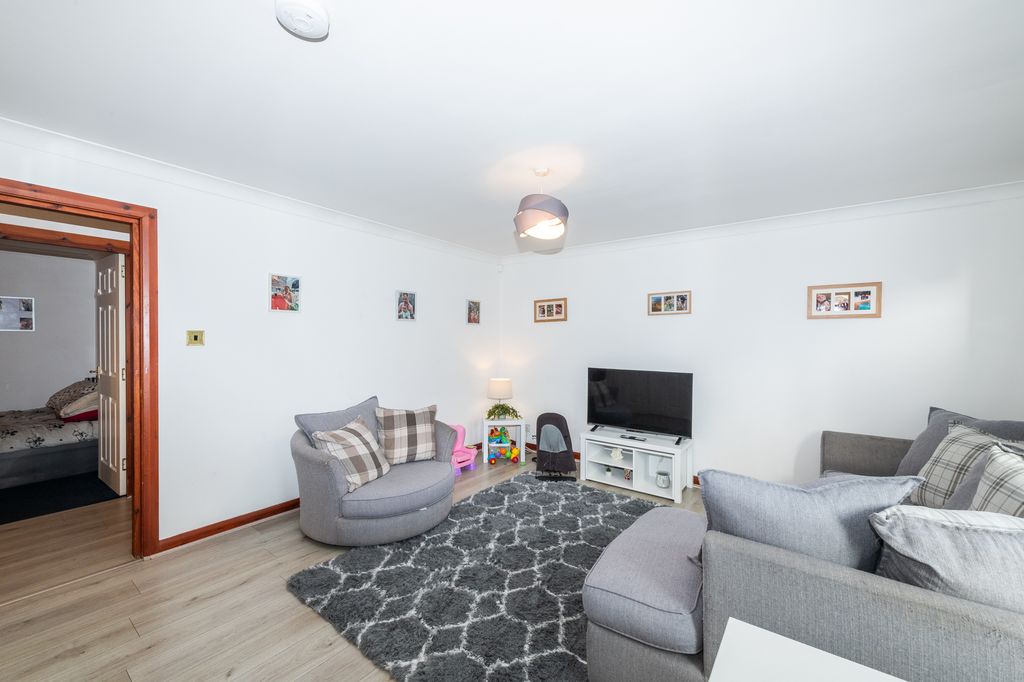 Property photo 3 of 24