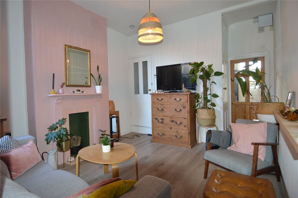 Property photo 2 of 10 Picture No. 03