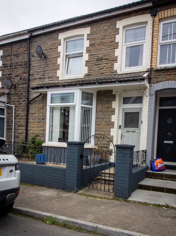 Property photo 2 of 31