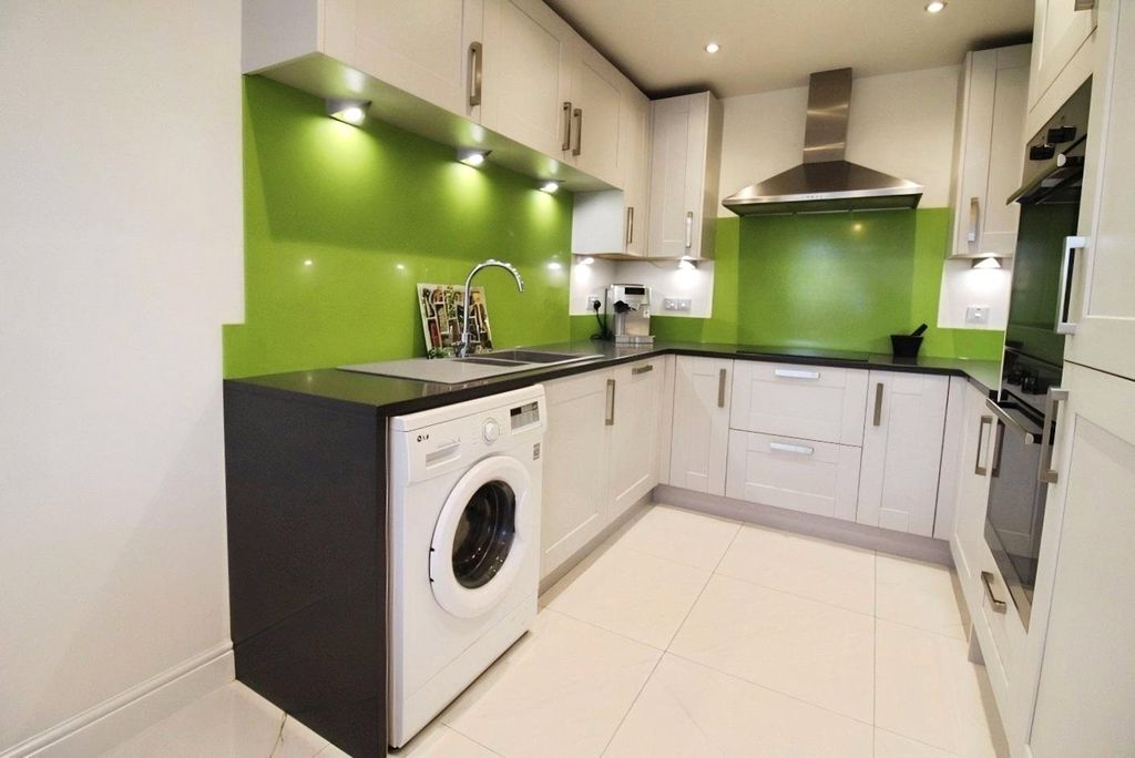 Property photo 3 of 12 Kitchen Dining Room