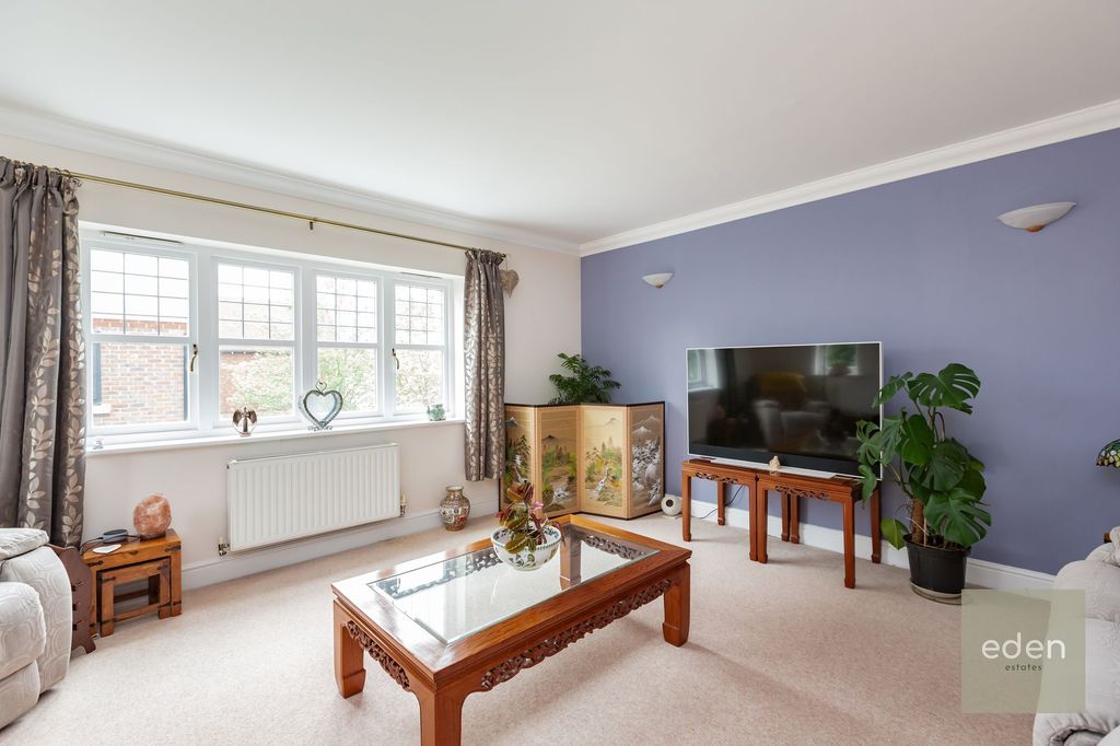 Property photo 3 of 24