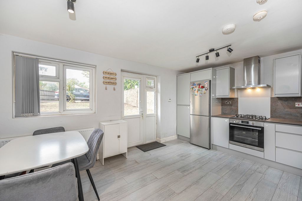 Property photo 1 of 7 Pbox-Img.Jpg
