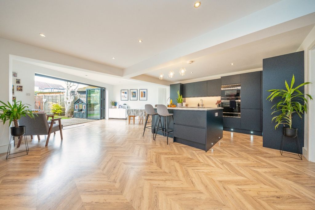 Property photo 1 of 22 3468561