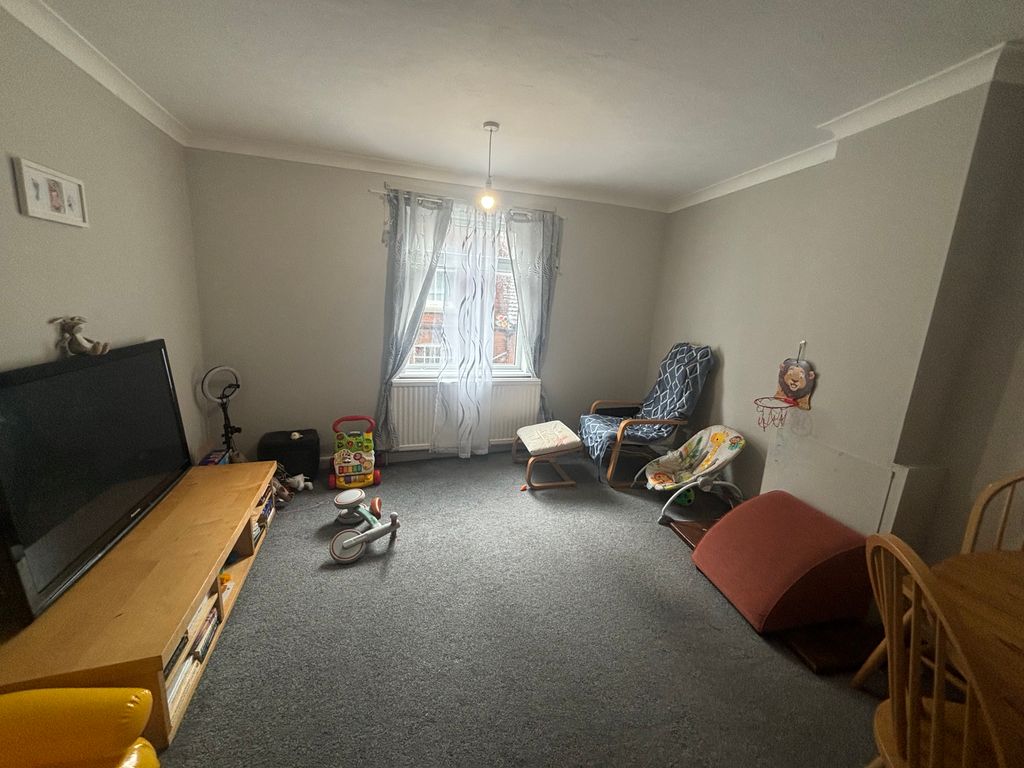 Property photo 2 of 8 Image