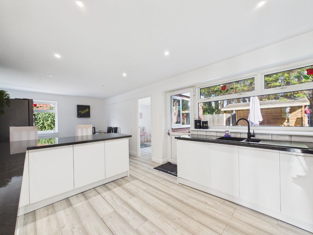 Property photo 3 of 17 4469297