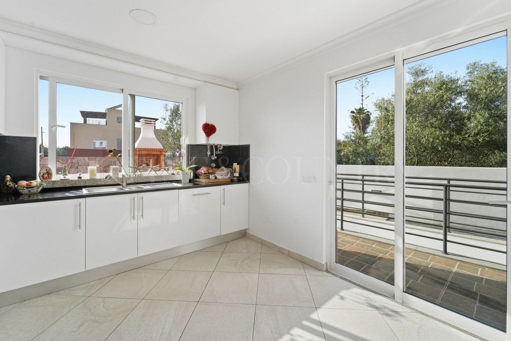 Property photo 2 of 30