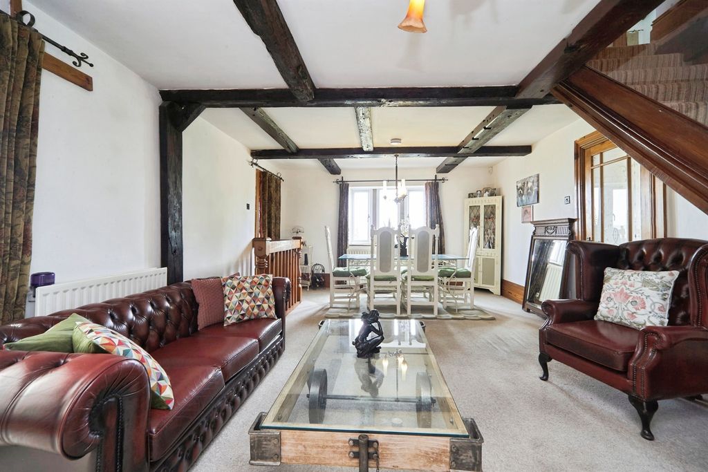 Property photo 2 of 18
