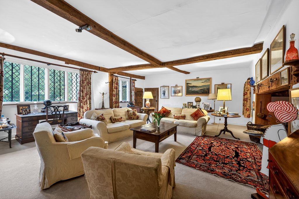 Property photo 2 of 28