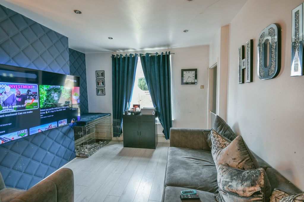 Property photo 2 of 24