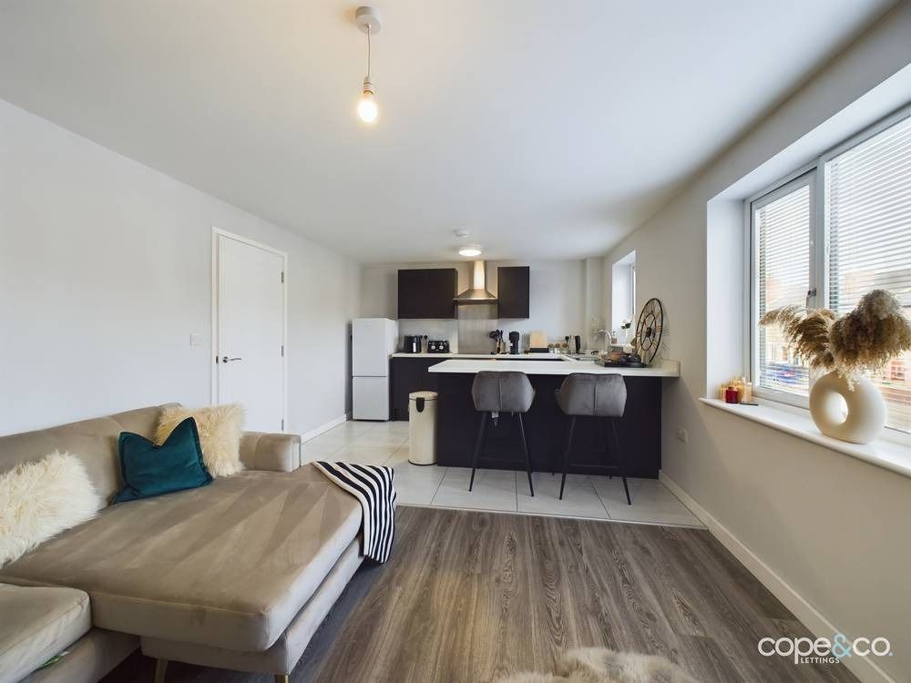 Property photo 2 of 8 3598854