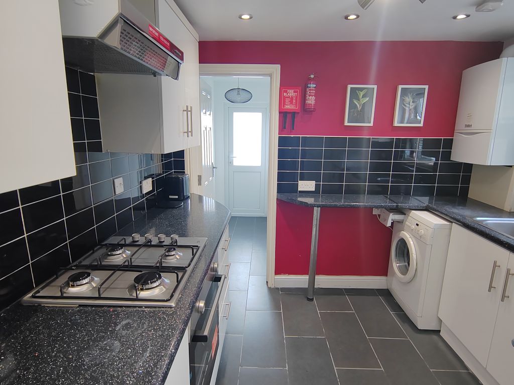 Property photo 2 of 21