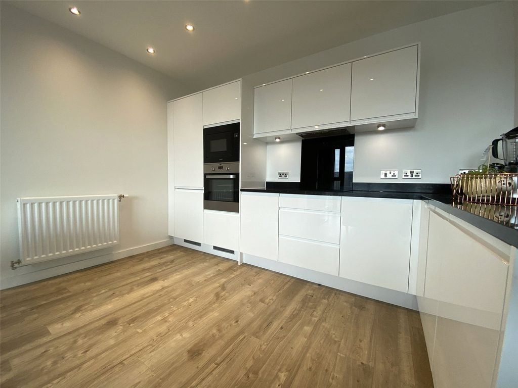 Property photo 3 of 6 Picture No. 15
