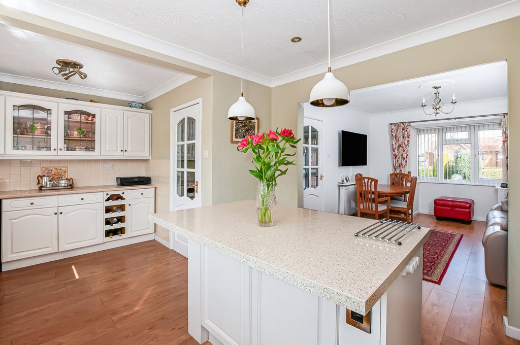 Property photo 3 of 21