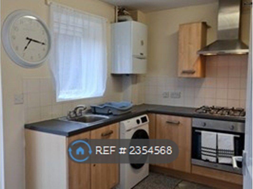 Property photo 3 of 13 Kitchen