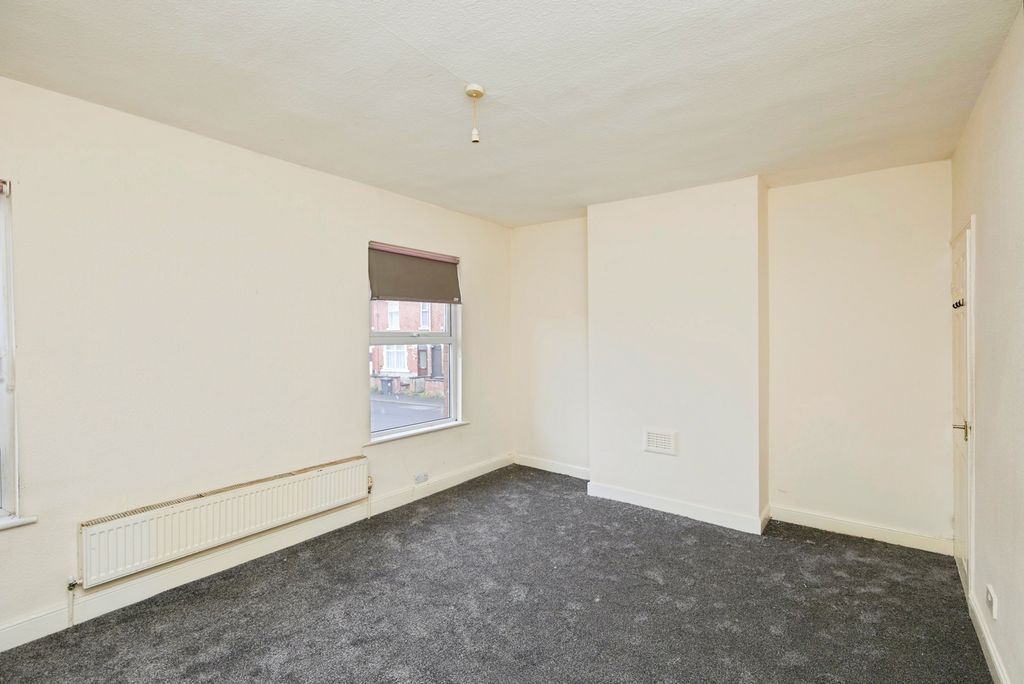 Property photo 3 of 17 Bedroom 1