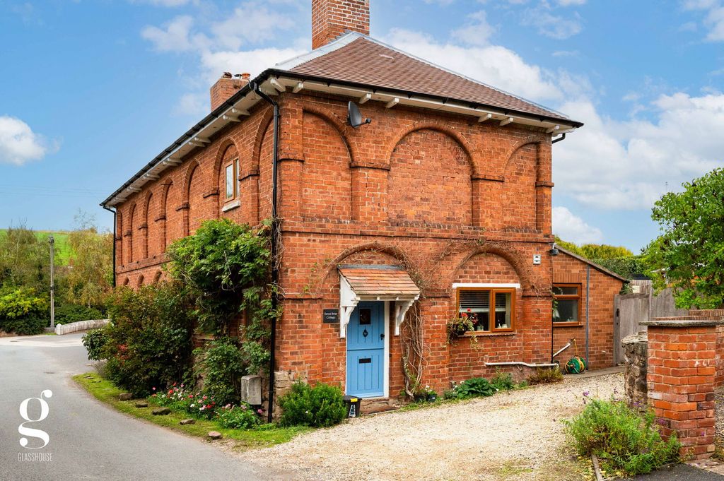 Property photo 1 of 28