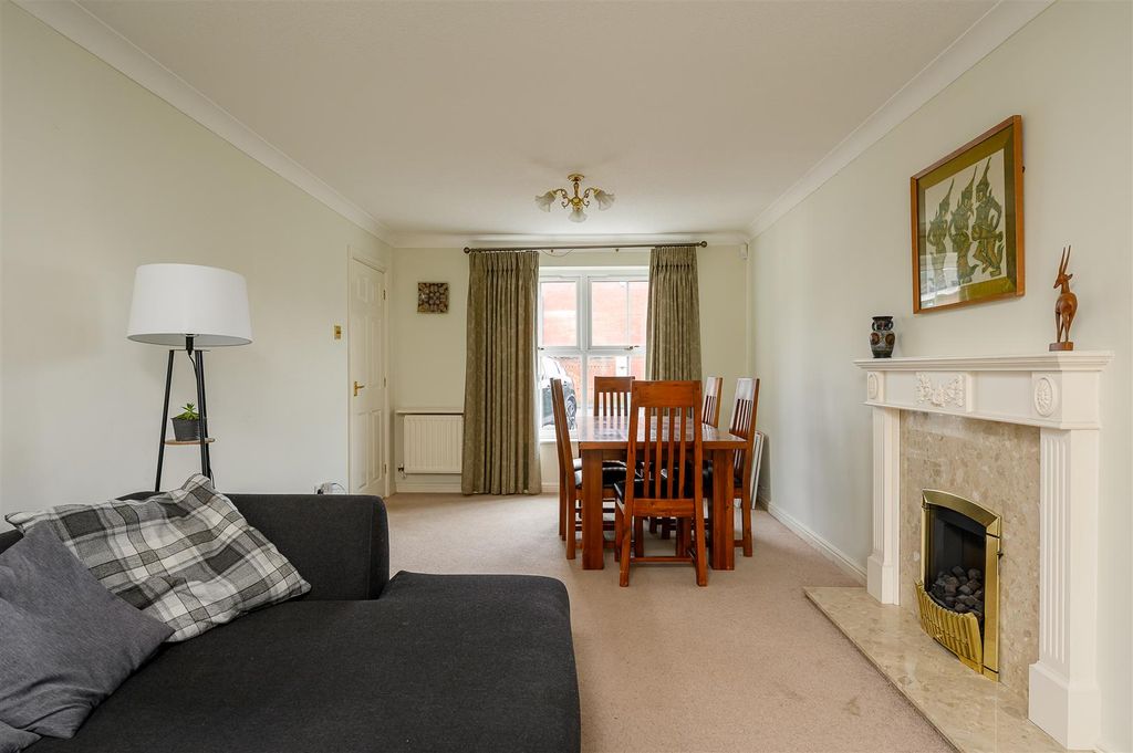 Property photo 3 of 17 Living Room