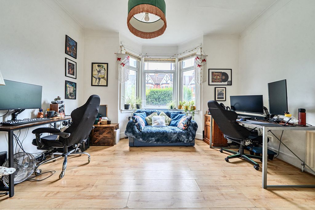 Property photo 3 of 9 1464684-8-6A1996F...