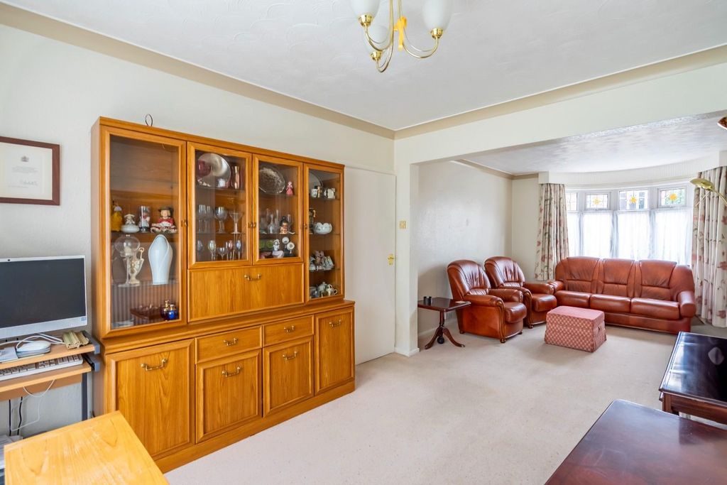 Property photo 3 of 16 Dining Room