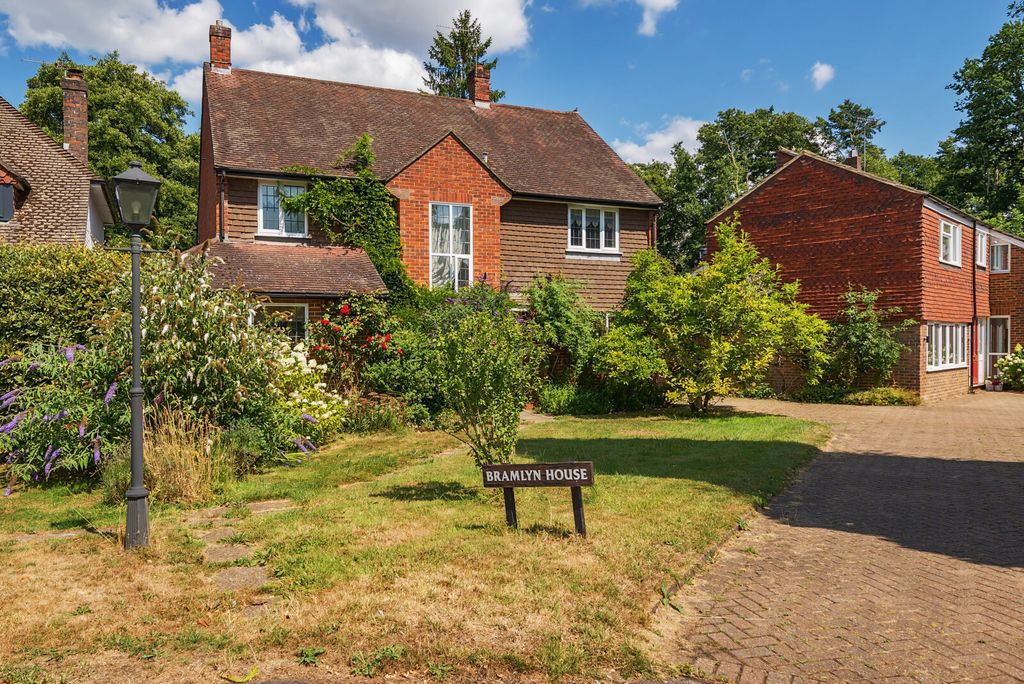 Property photo 1 of 18 1327913-1-687A4E8...