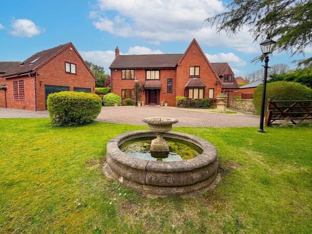 Property photo 1 of 33