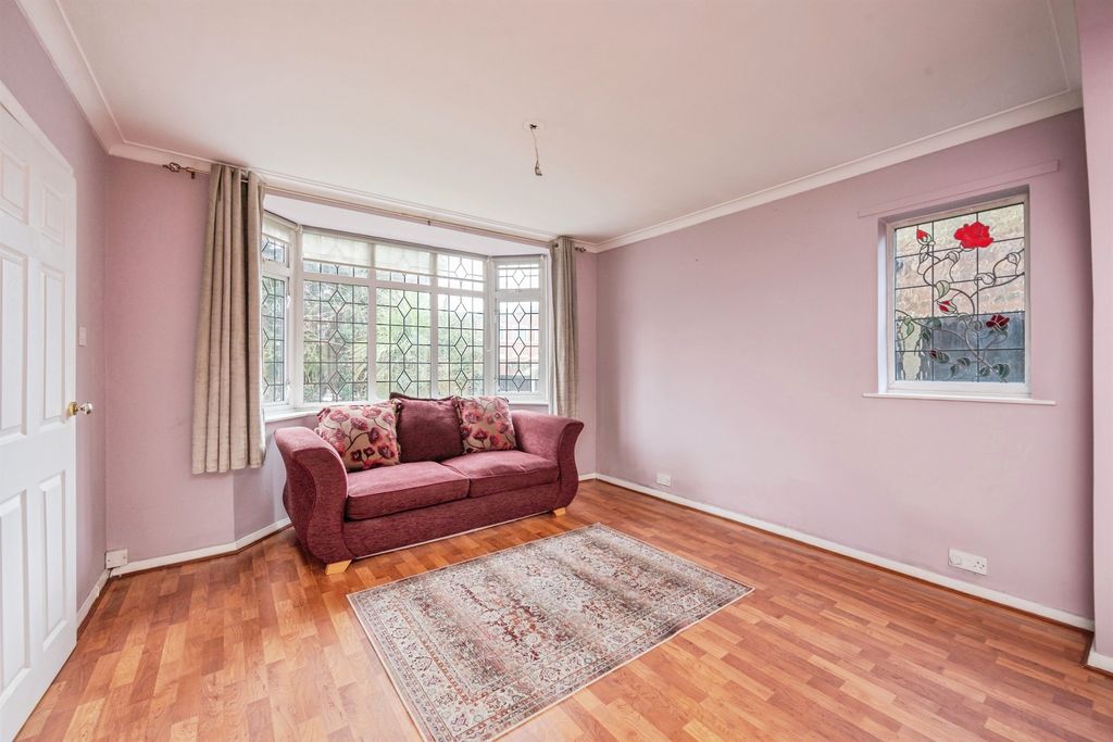 Property photo 2 of 20