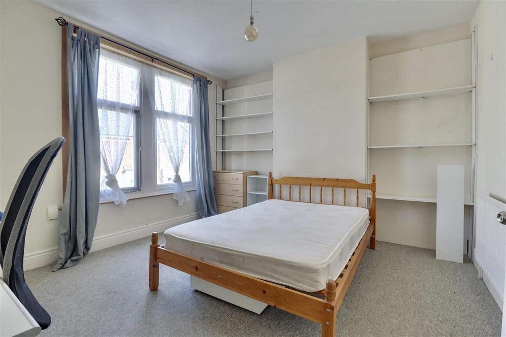 Property photo 2 of 13 Dcaad7D2-B4B5-442B-8453-2C94F2D8E01E_1_201_A.Jpeg