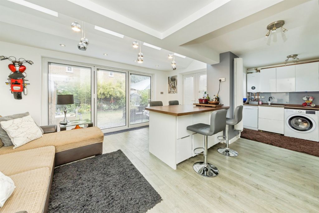 Property photo 2 of 12