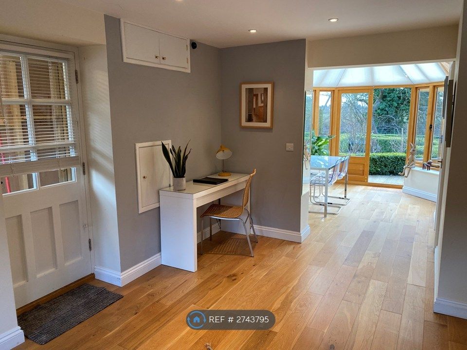 Property photo 3 of 16 Entrance