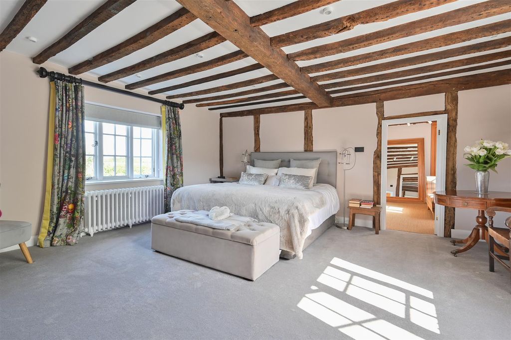 Additional image 5 of 7 bed property for saleDovehouse Lane, Kensworth LU6