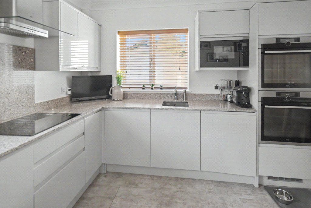 Property photo 3 of 21 Picture No. 11