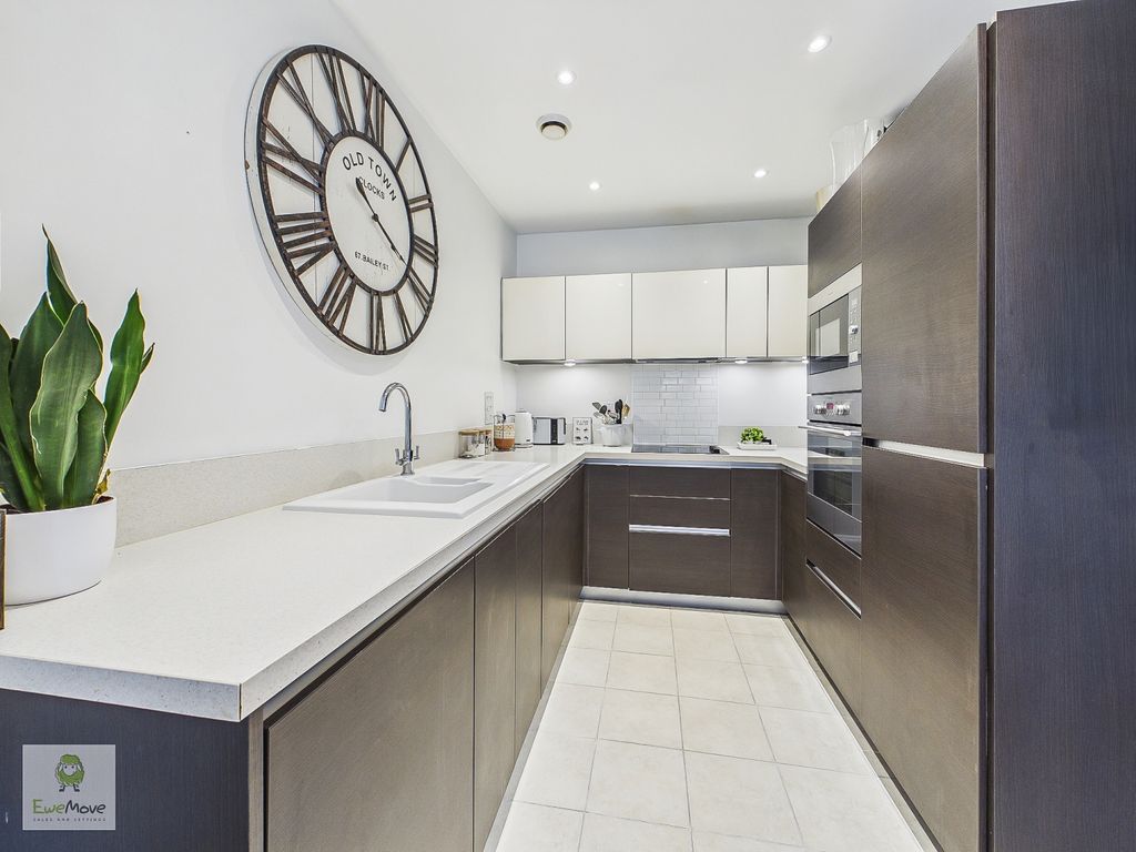 Property photo 3 of 20 Kitchen