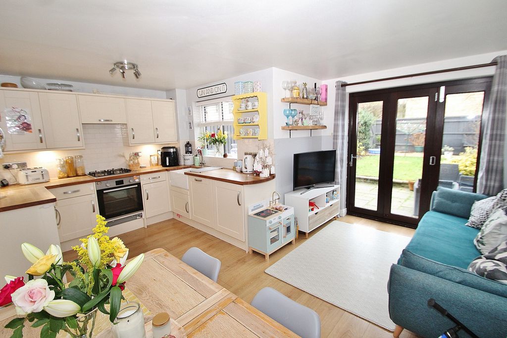 Property photo 2 of 14