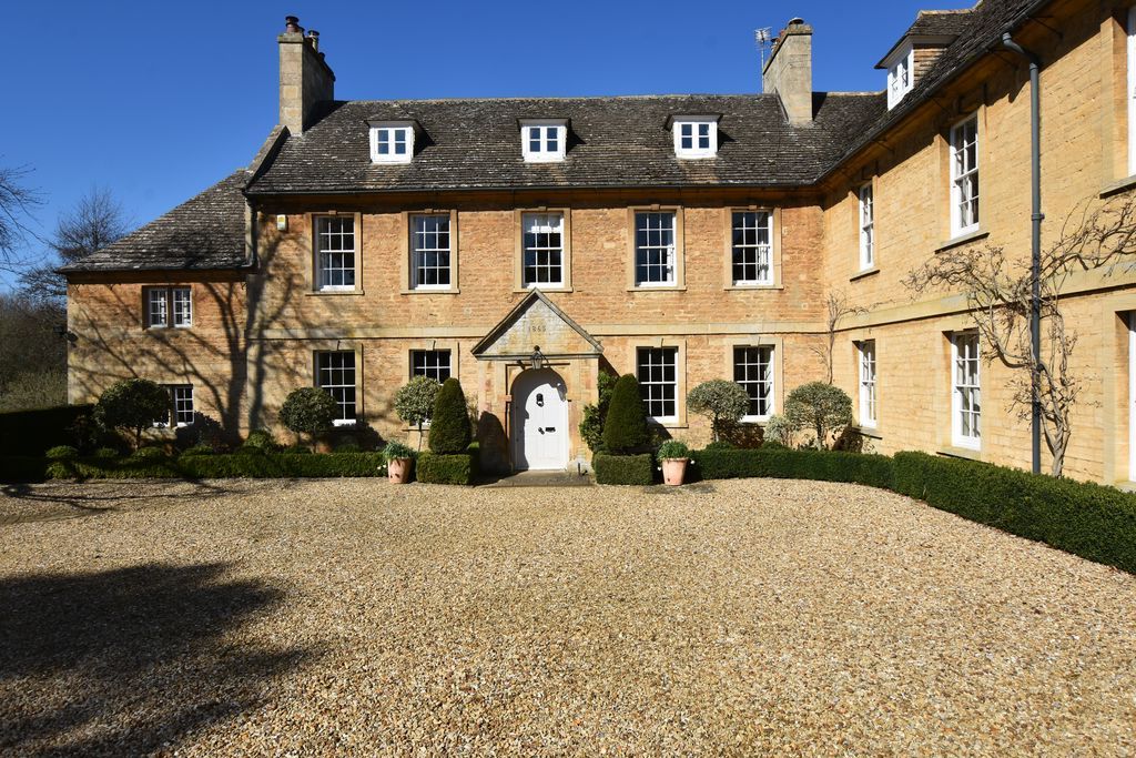 Property photo 1 of 45 Photo 34