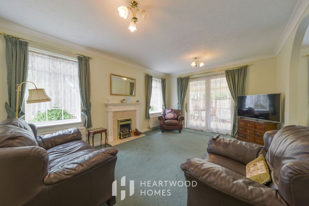 Property photo 2 of 19