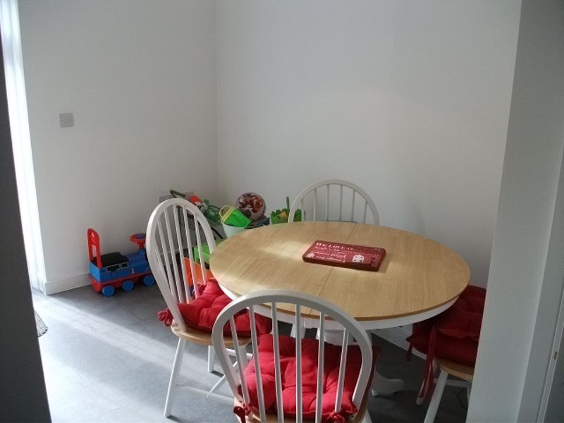 Property photo 2 of 9 Photo 3