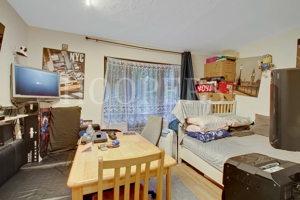 Property photo 2 of 6