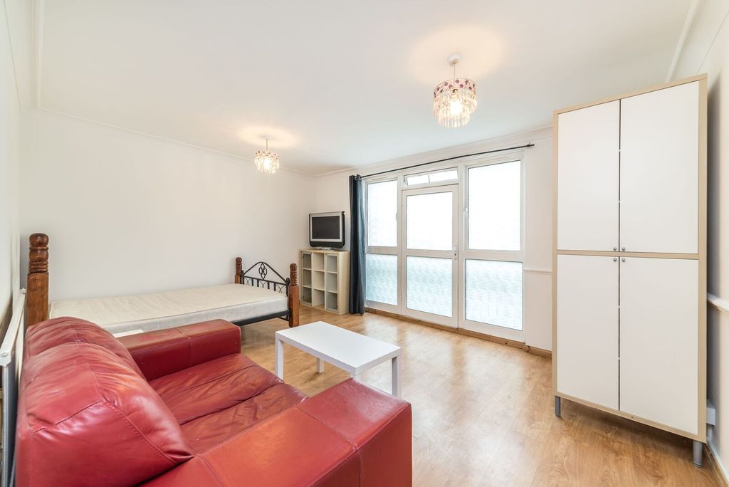 Property photo 1 of 8