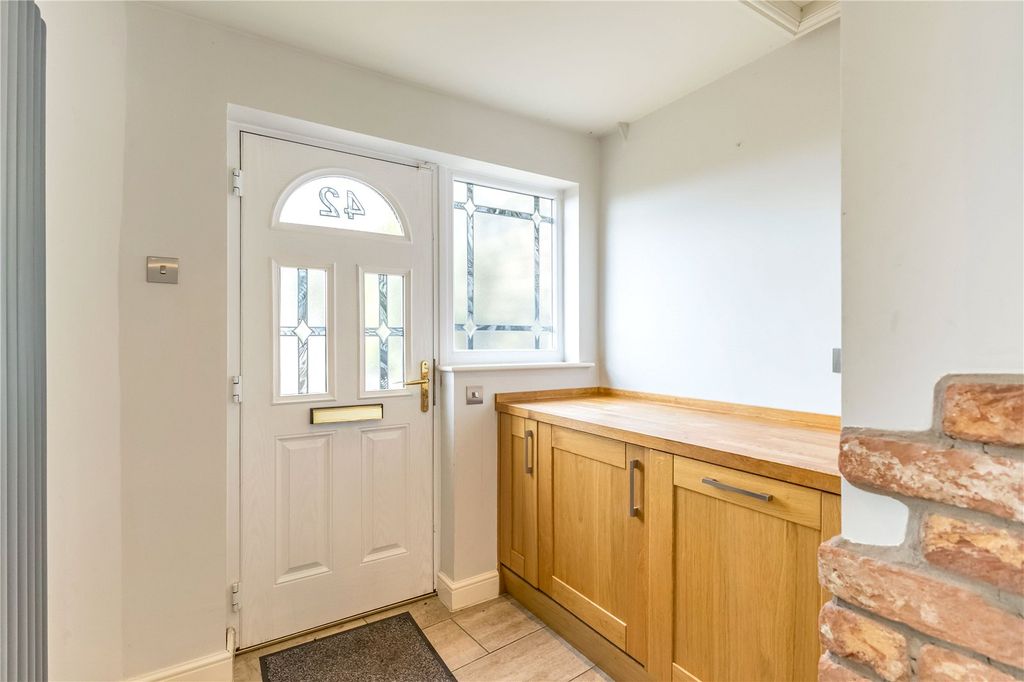 Property photo 3 of 34 Entrance Porch